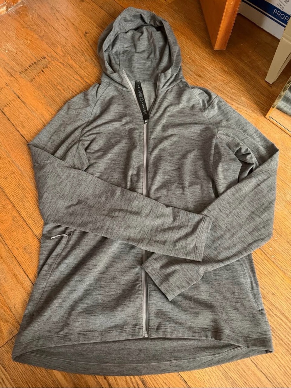 LULULEMON MENS GRAY ZIPUP JACKET